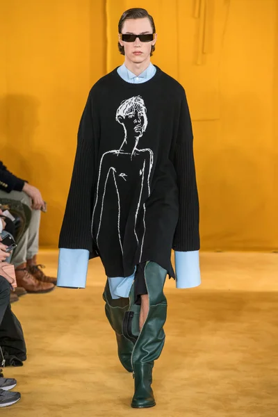 Look 25